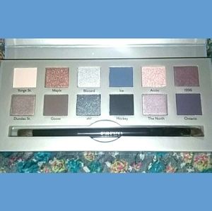 Cargo Chill In The Six Eyeshadow Palette